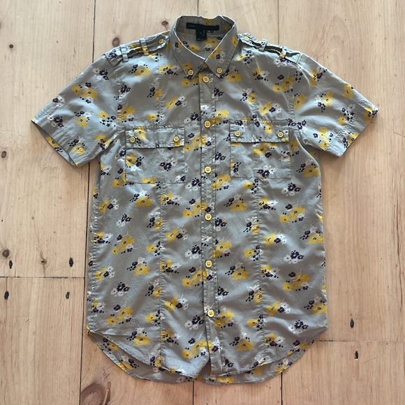 Marc Jacobs Floral Short Sleeve Button-Down - Picture 2 of 5